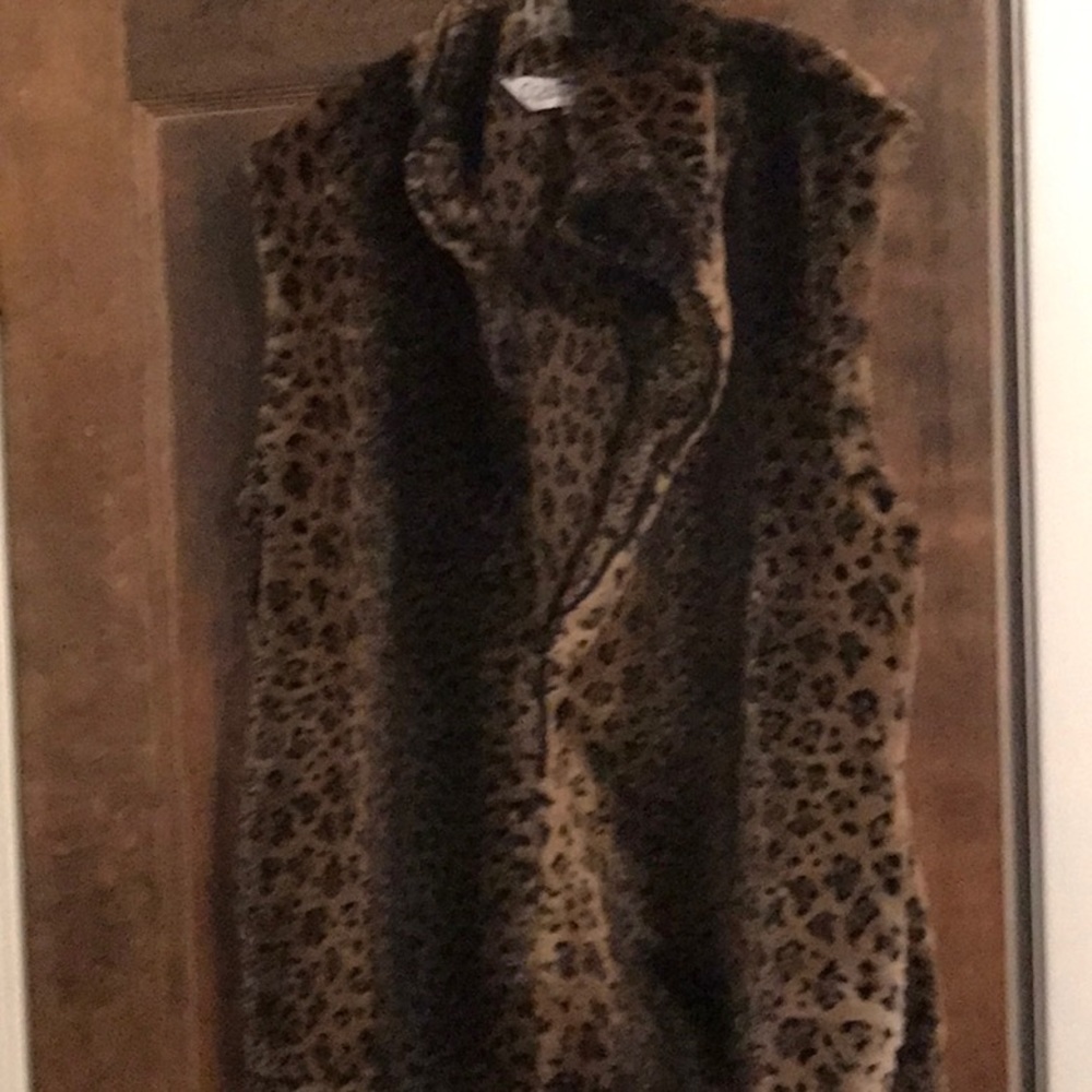 Coastlines faux fur vest animal print Large